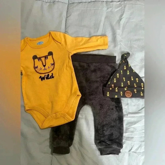 Bon Bebe Baby Boys 6-9 Months Tiger Bodysuit Plush Pant Set With Hat - Picture 6 of 11